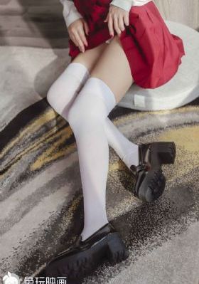 丰满大胸年轻寡妇